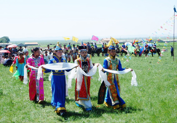蒙古族服饰_中国的蒙古族人口