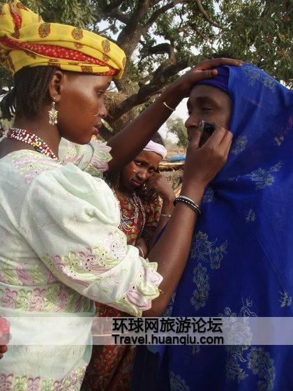 喀麦隆人在晚上办婚礼 儿子可; 喀麦隆奇异风俗:儿子可以娶妈
