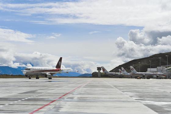 拉萨贡嘎机场昨日起降68架次航班创历史新高