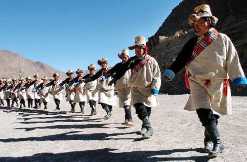 西藏山南地区的民间舞蹈“果谐”"
