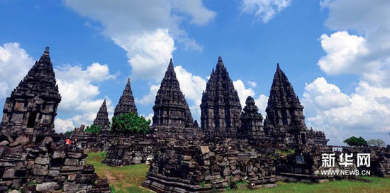 印尼的婆罗浮屠佛塔和巴兰班南神庙