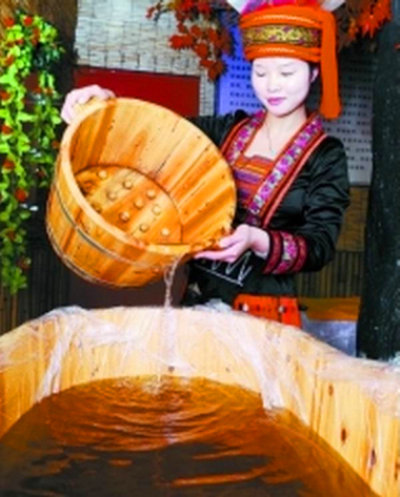 "瑶族药浴"是贵州黔东南从江县高华村瑶族人民世代相传的一种