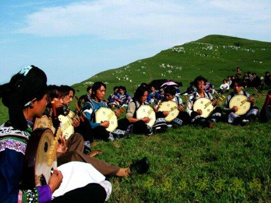 月琴声流淌的彝族村庄 - 中国民族宗教网