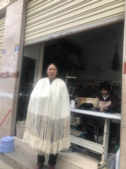 揭秘彝族网红披风"查尔瓦:制作需要近2个月时间_